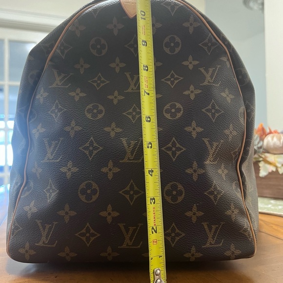 Loui Vuitton Travel Bag - Picture 3 of 11